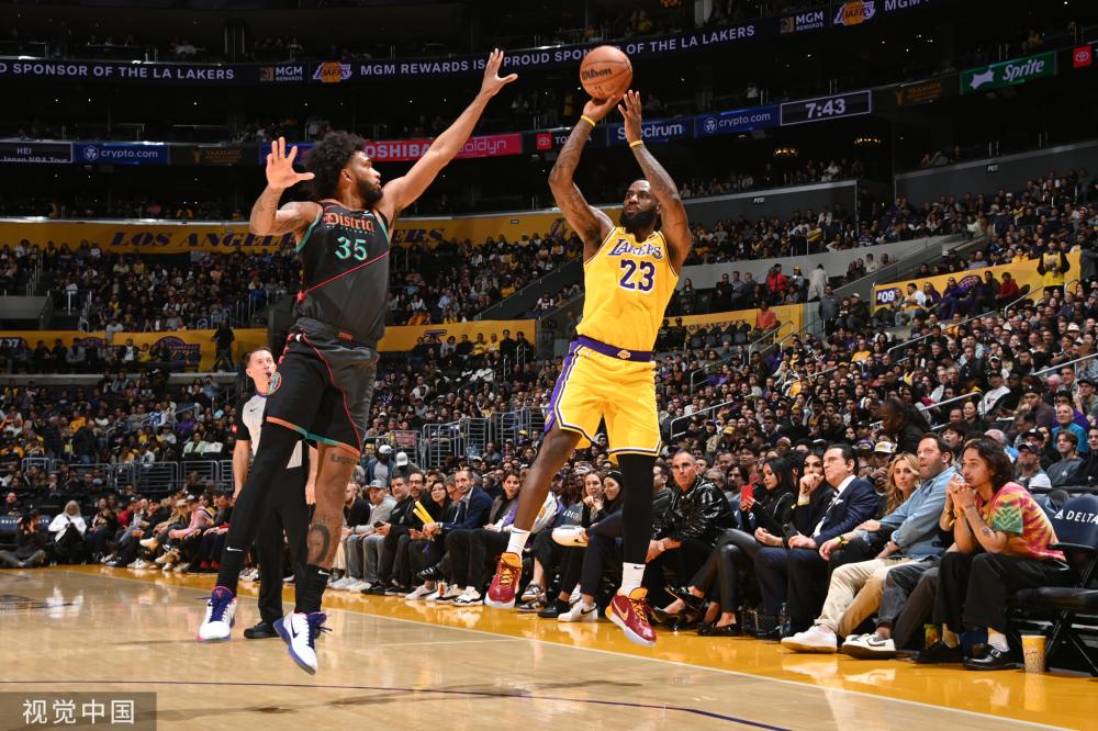 个舞台上 个舞台上